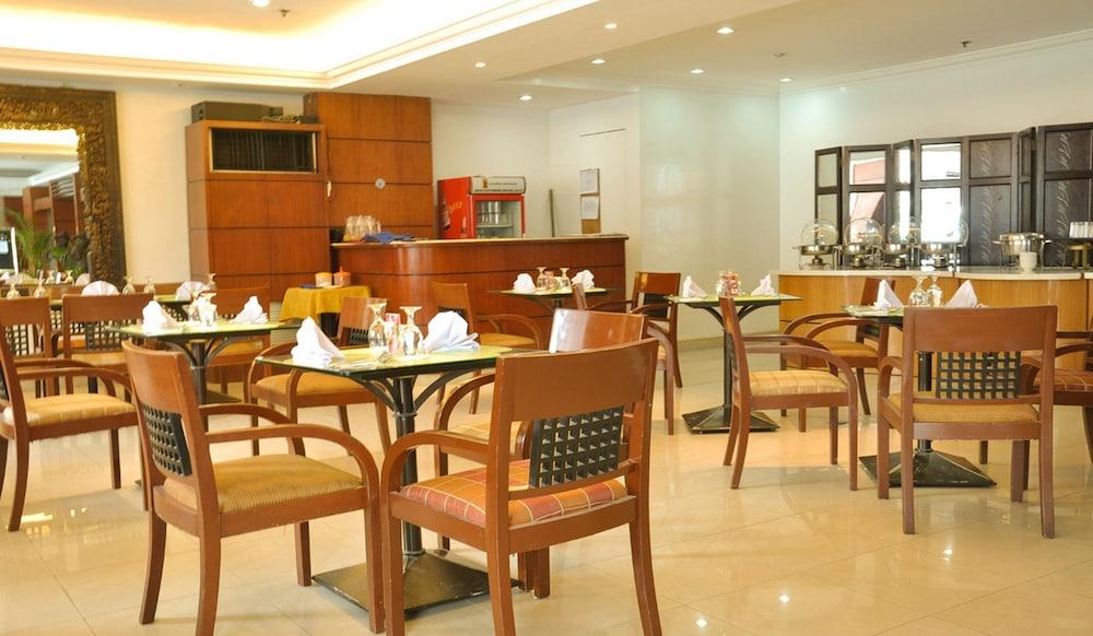 Richville Hotel Mandaluyong Exteriér fotografie