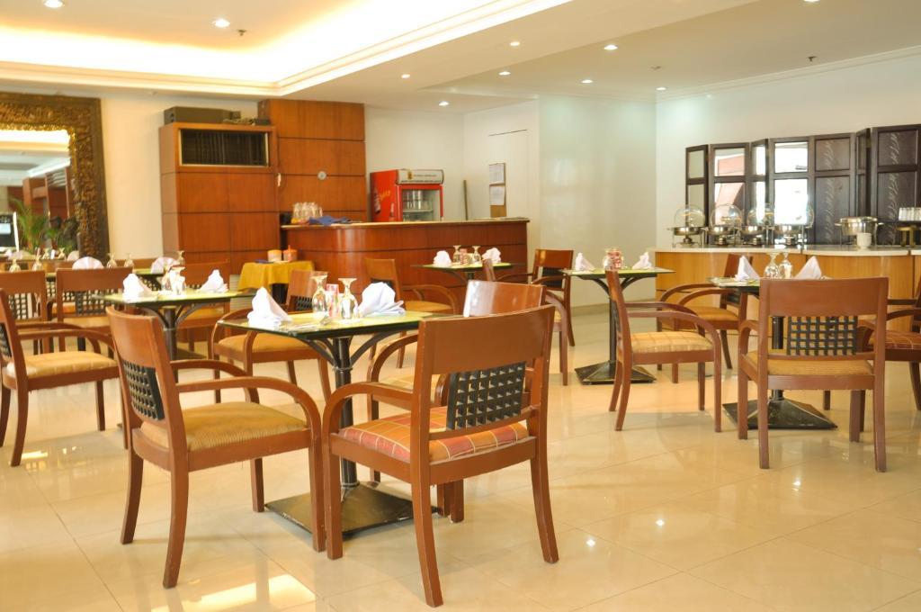 Richville Hotel Mandaluyong Exteriér fotografie